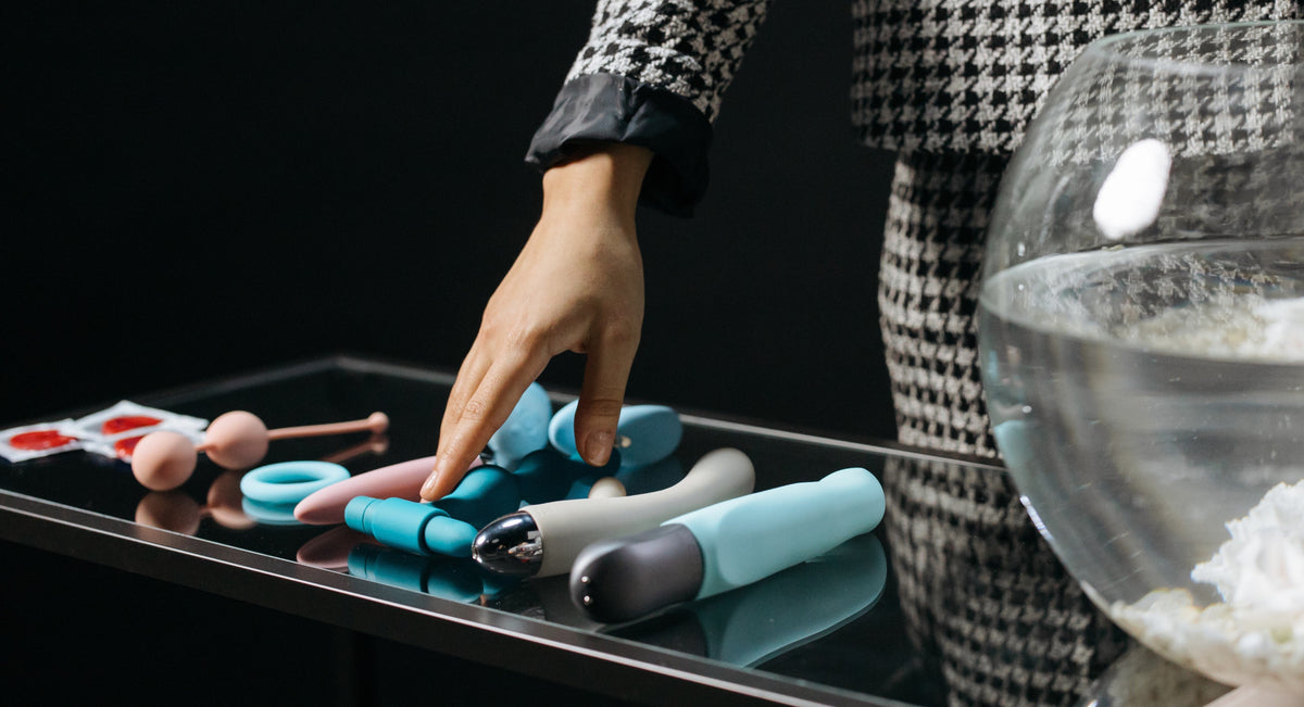 How To Use a Dildo? | The #1 Dildo Using Guide You'll Ever Need [2025 Update]