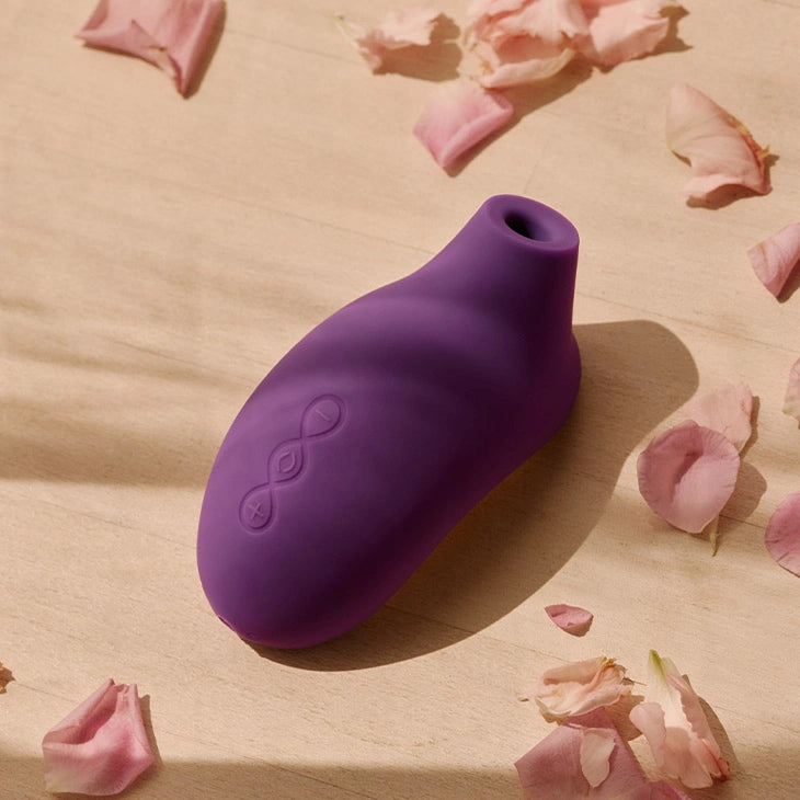 LELO SONA 2 Cruise Sonic Clitoral Massager detail