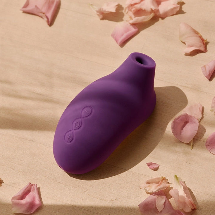 LELO SONA 2 Cruise Sonic Clitoral Massager detail