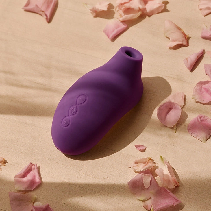 LELO SONA 2 Sonic Clitoral Massager detail